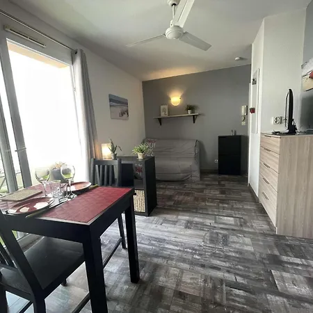 - Lr030-e110 La Rochelle (Charente-Maritime)