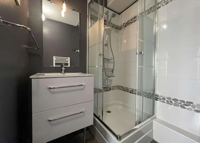 - Lr030-e110 * ラ・ロシェル