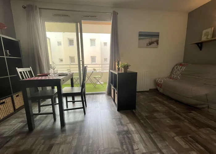 - Lr030-e110 アパート