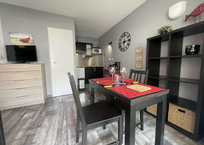 - Lr030-e110 アパート *