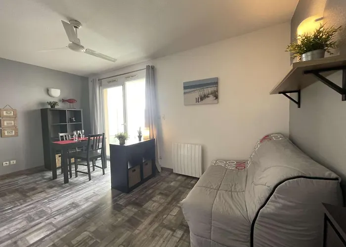 - Lr030-e110 アパート *